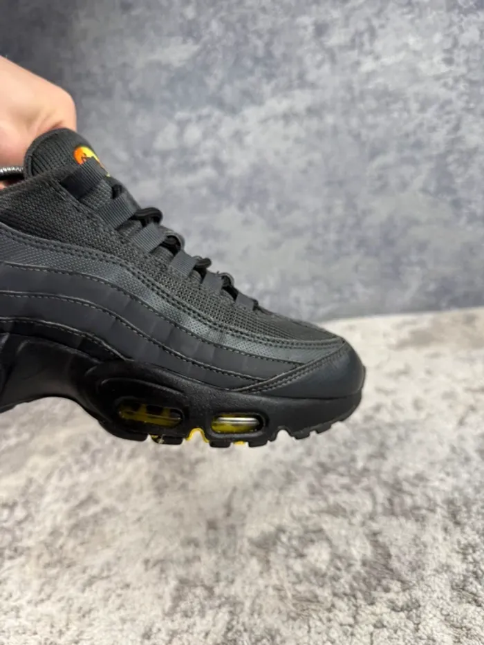 Nike Air Max 95 - Anthracite Safety Orange - Black & Grey & Red & Orange - photo numéro 15