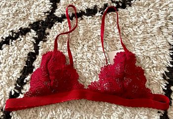 Soutien gorge  rouge brodé taille 85b neuf 