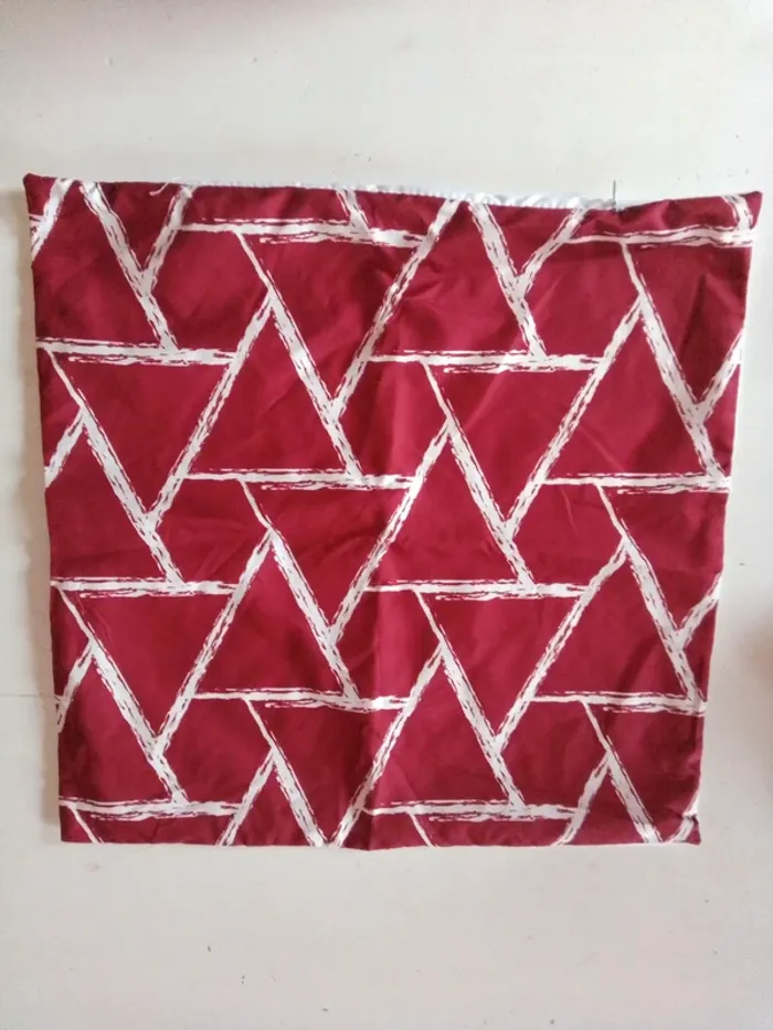 Lot de 8 taies coussin 45x45 géométrique bordeaux - photo numéro 7