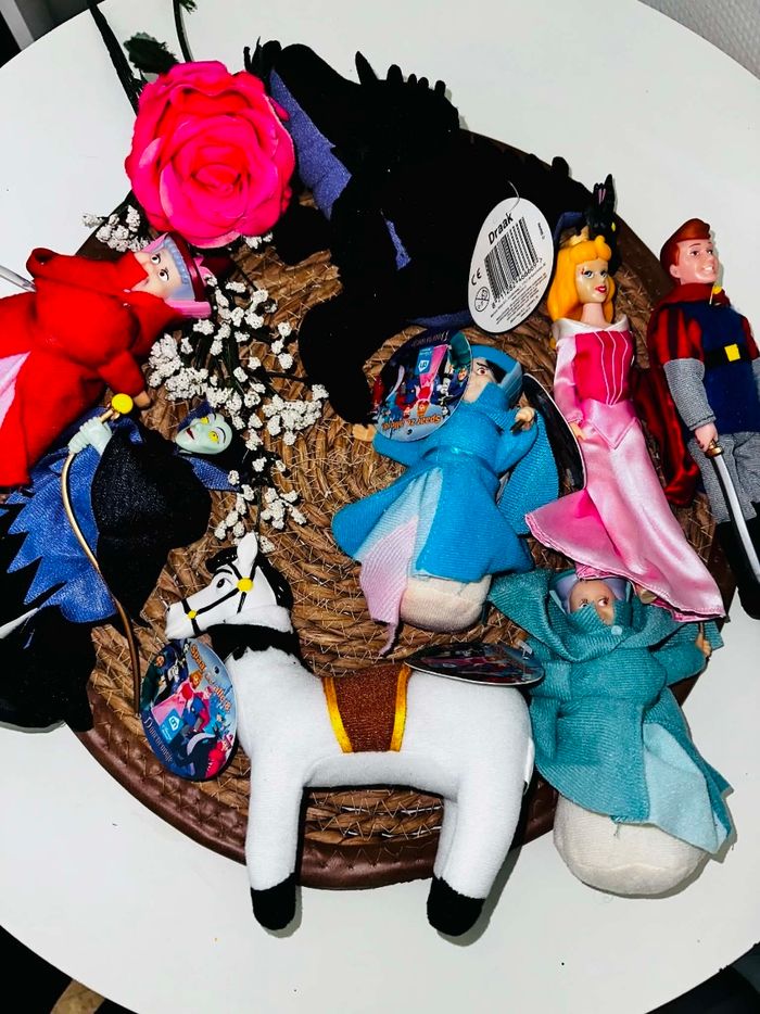 Lot poupee disney - photo numéro 1