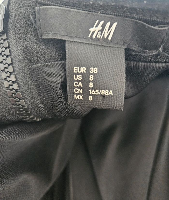 Robe noire bustier H&M – Taille 38 – Parfaite pour les occasions - photo numéro 4