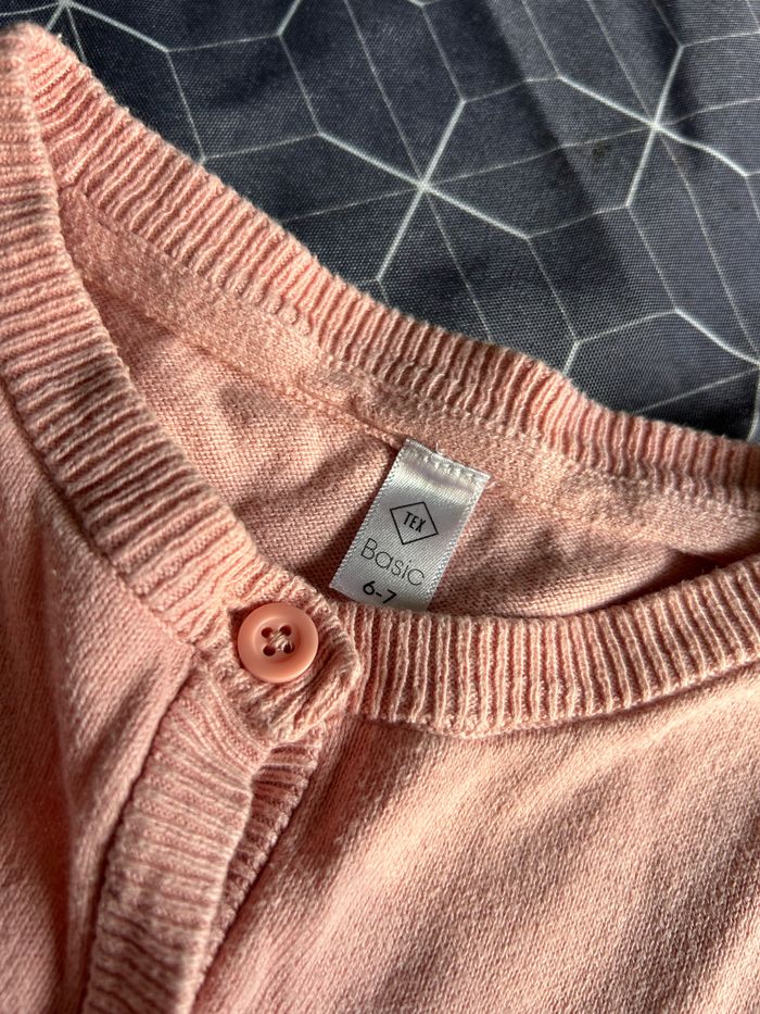 Gilet rose à bouton 6/7ans - photo numéro 2