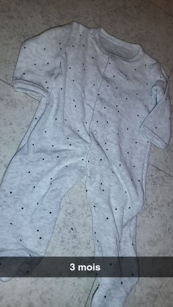 Pyjama 3 mois jamais porté