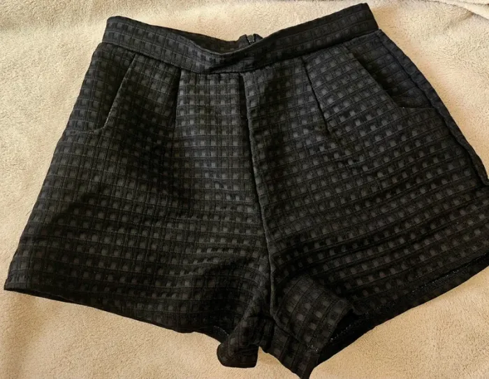 Short noir Taille 36/38 Neuf - photo numéro 2