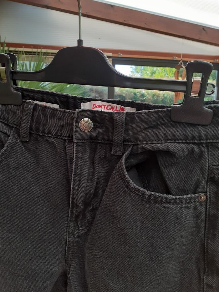 Jeans mom noir - photo numéro 2