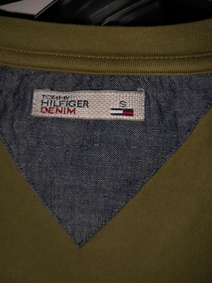 T shirt hilfiger s femme 🚺 - photo numéro 4