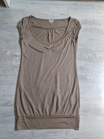 Tee-shirt Etam 34 neuf coloris : entre le kaki et le marron clair