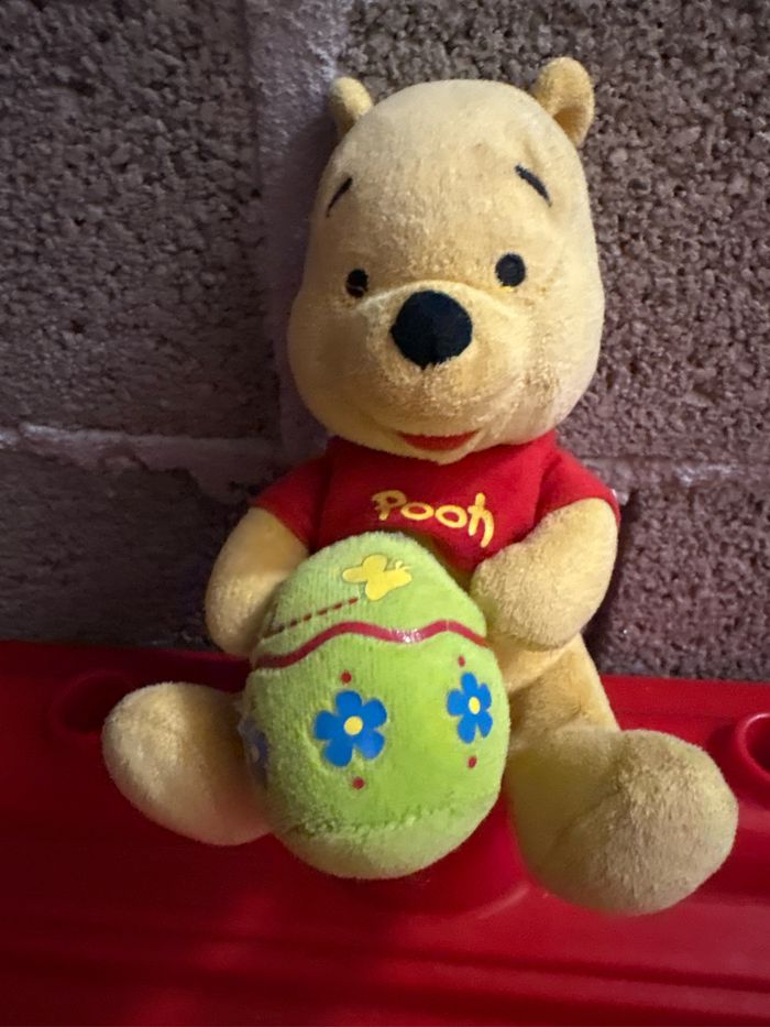 Peluche Winnie Pâques