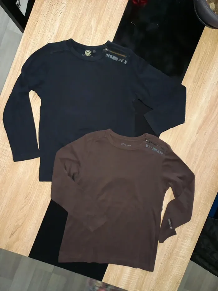 Lot de 2 hauts 10 ans