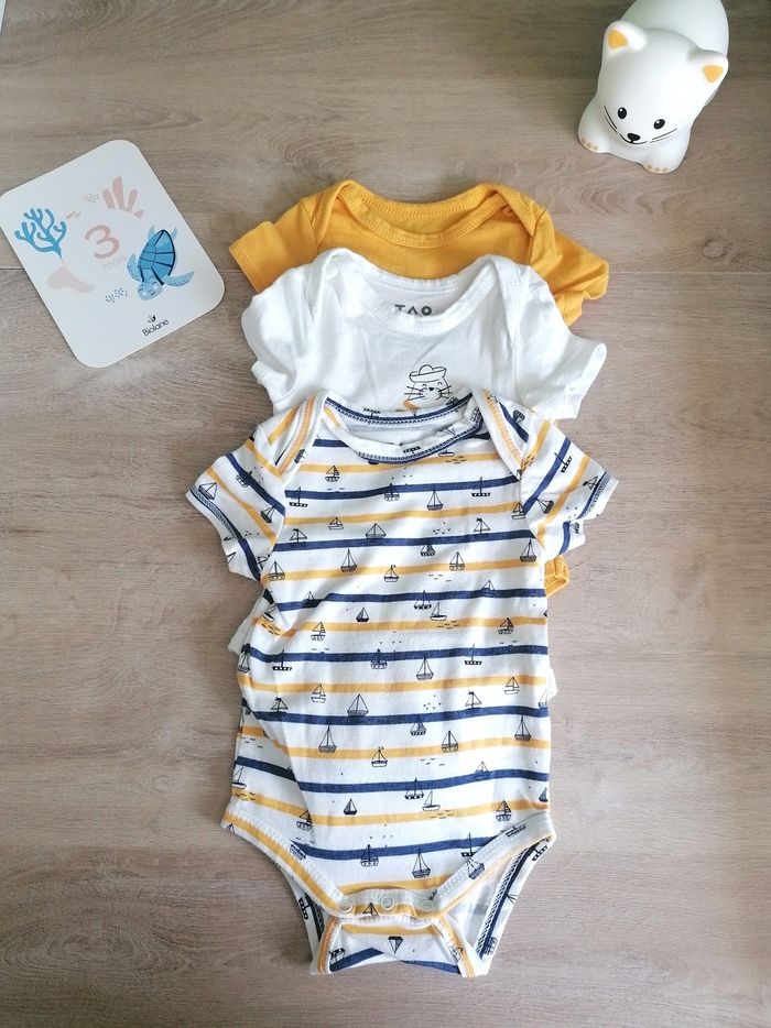 Lot de 3 bodies