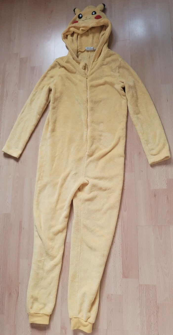 Pyjama combinaison pikatchu