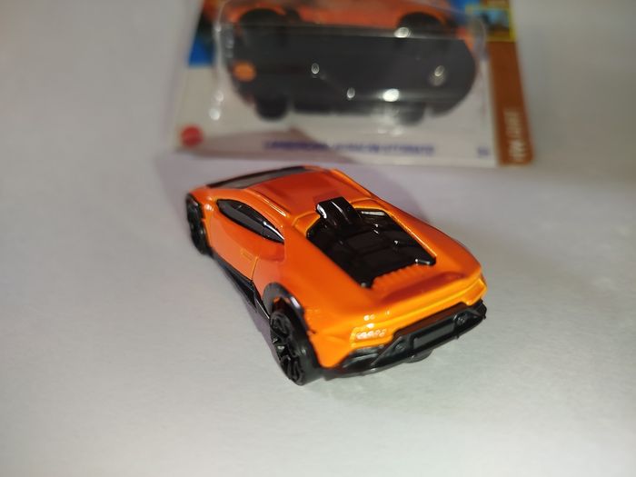 Hot Wheels Lamborghini Huracán Sterrato 2024 - photo numéro 6