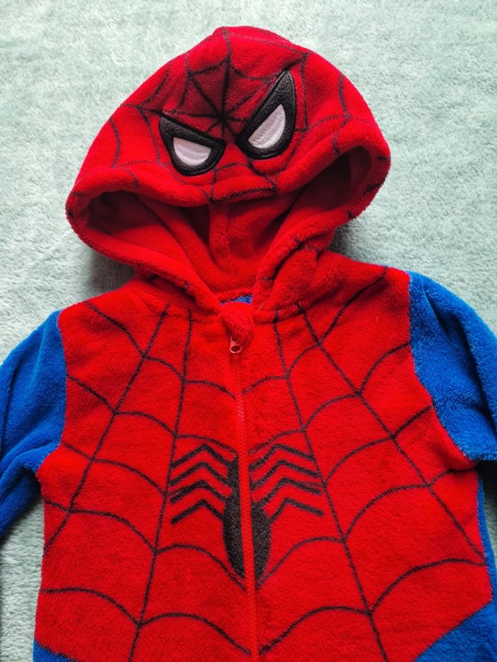 Très beau pyjama 24.36 mois 98 cm - photo numéro 2