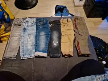 Lot 6 jeans garçon 12 mois