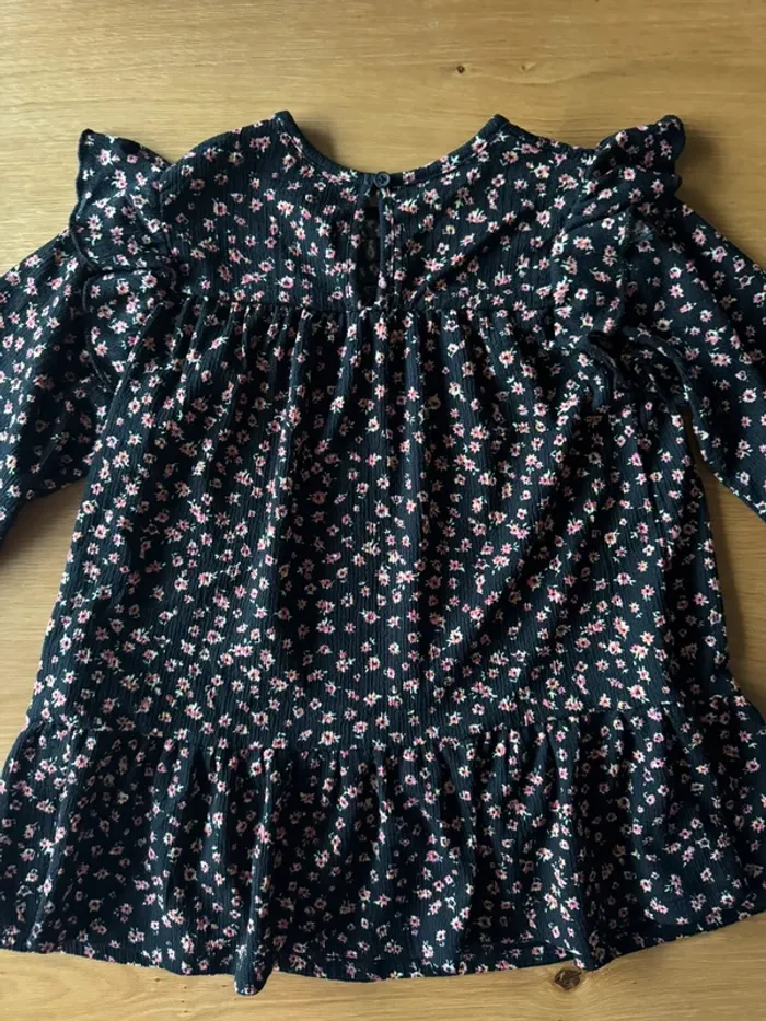 Robe ML fluide noire avec petites fleurs roses 🌸 - Taille 4 Ans - photo numéro 8