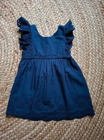 Robe neuve kiabi broderie anglaise 12 mois