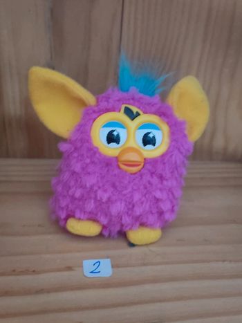 McDonald's 2013 peluche Furby rose