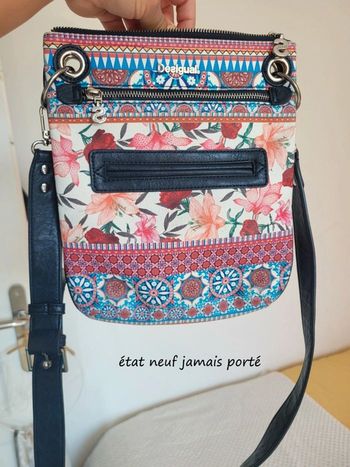 Sacoche sac 👜 bandoulière Desigual état neuf
