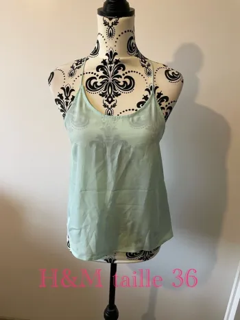 Top débardeur H&M taille 36 vert d’eau clair dos croisé fluide