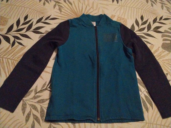 Veste de jogging verte et marine Decathlon 8-9 ans