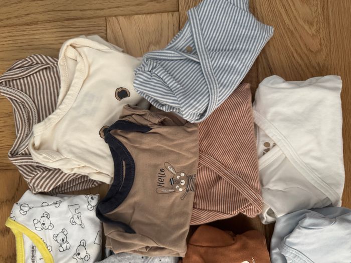 Lot de 10 bodies 1 mois - photo numéro 3