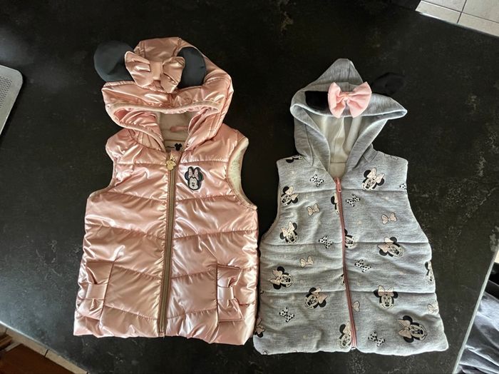 Lot doudounes sans manches