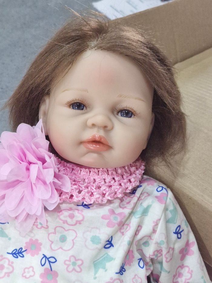 Bébé Reborn neuf toujours dans son emballage d'origine.  Superbe - photo numéro 3