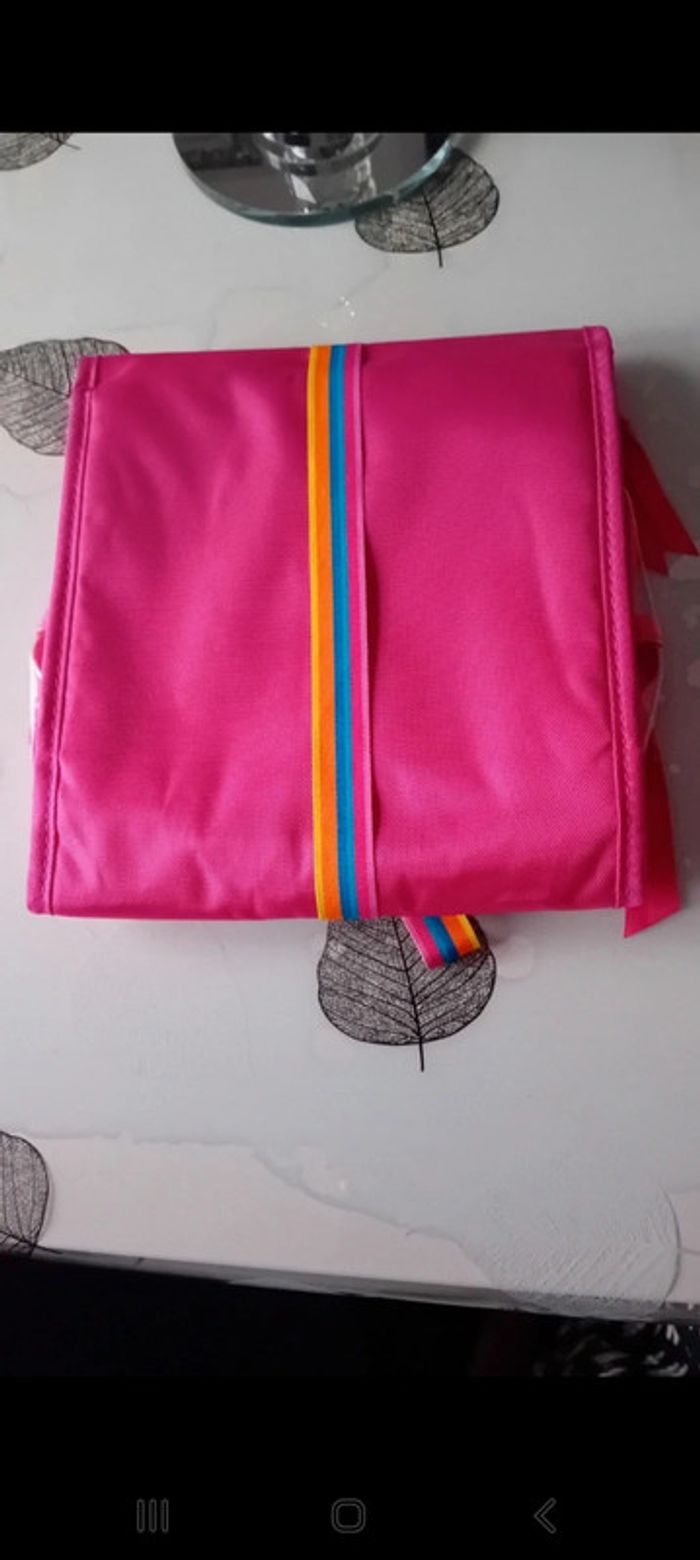 Pochette de voyage escada jamais - photo numéro 4