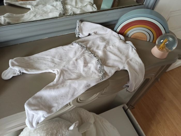 Pyjama blanc avec détails gris 3 mois OBAIBI - photo numéro 4