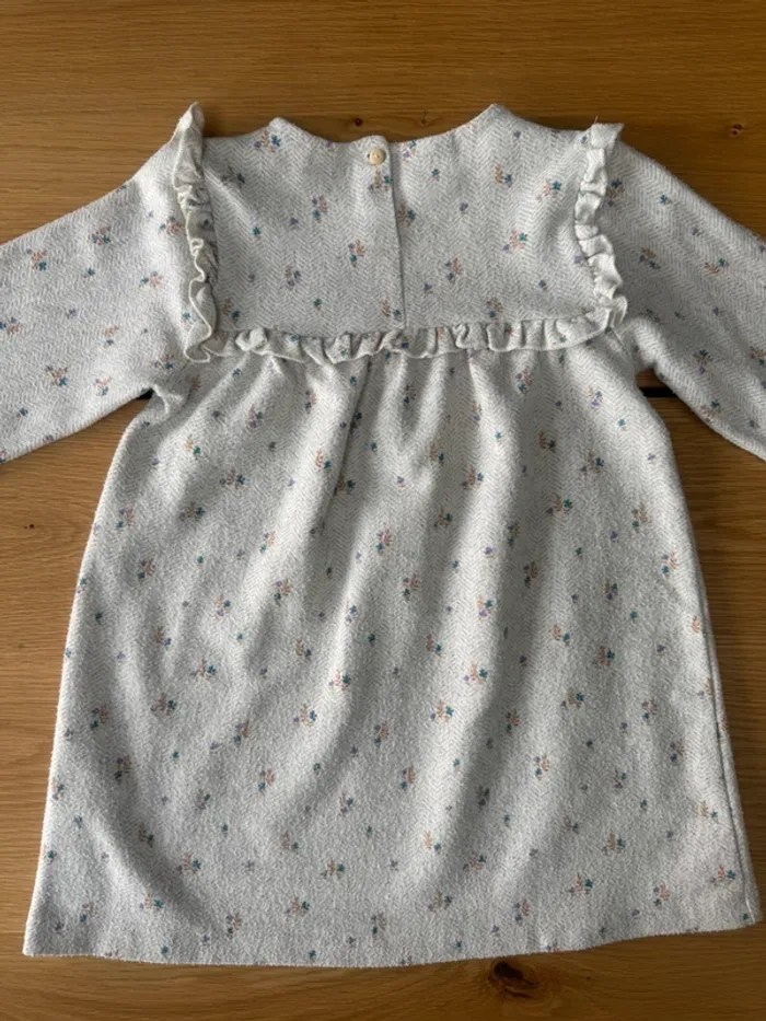 Robe beige douce avec fleurs et froufrous - Taille 4 Ans - photo numéro 8