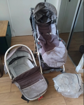 Poussette multi services polyvalente Chico grise complet