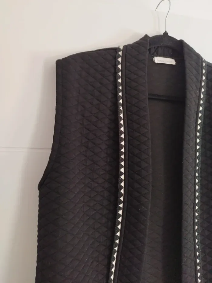 Gilet sans manches noir "Cache-cache" Taille S - photo numéro 4