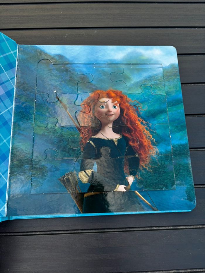 🌺Mon premier livre puzzle Disney Rebelle🌺 - photo numéro 2