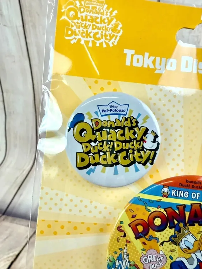 Lot de badges Disney Spécial Anniversaire Donald - Tokyo Disneyland exclusif - photo numéro 5