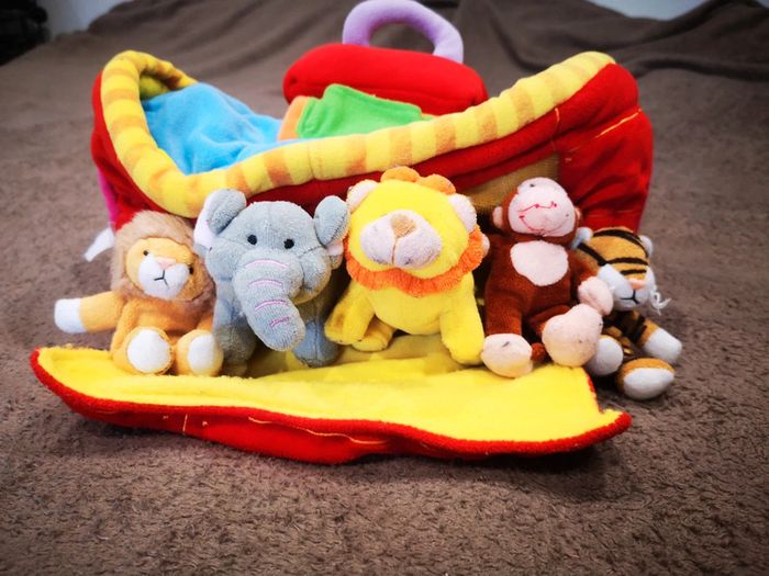 Bâteau peluche avec animaux - photo numéro 2