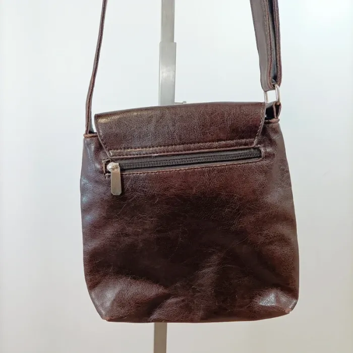 Sac besace marron chocolat effet cuir à rabat pression et bandoulière réglable S040 - photo numéro 3
