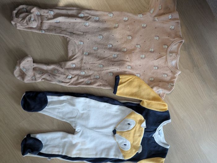 Lot 2 pyjamas grenouillères velours 12mois