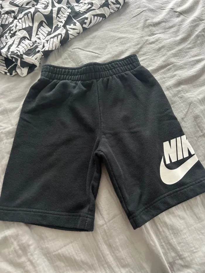 Ensemble short T-shirt Nike 7 ans - photo numéro 3