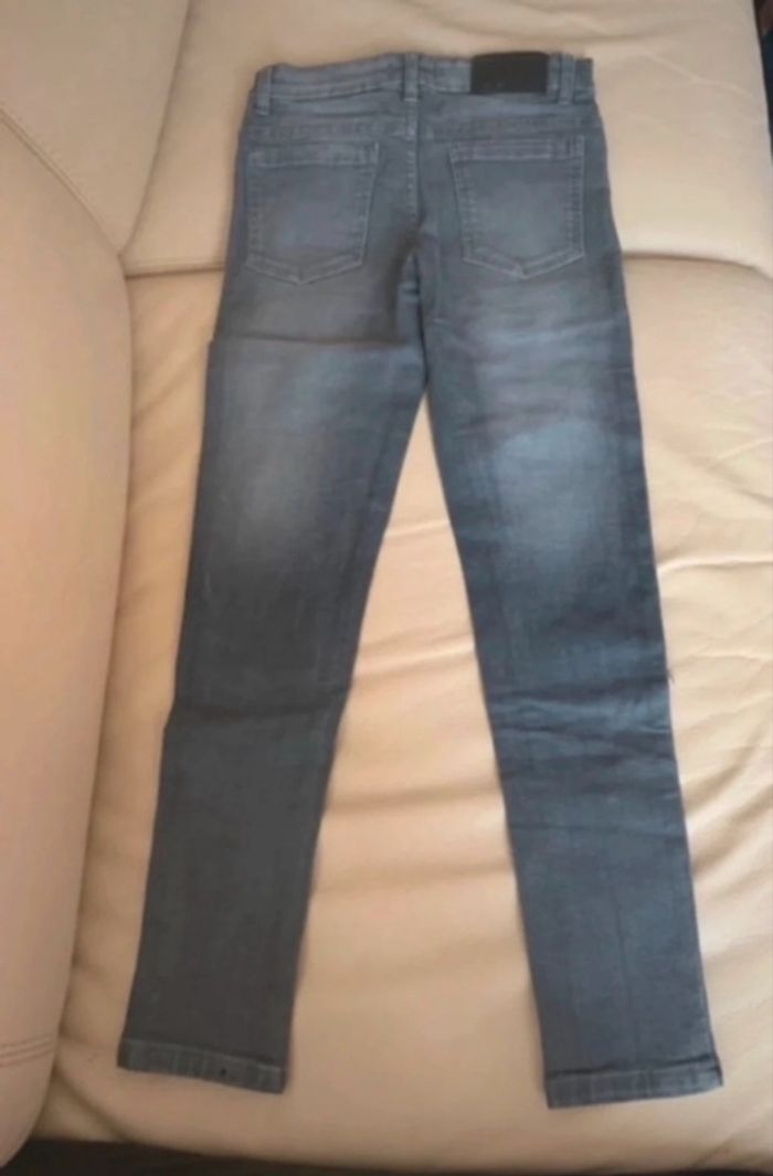 Jeans neuf - photo numéro 3