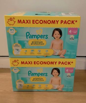 Lot couches Pampers premium taille 4/180 couches