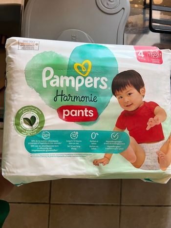 Couche Pampers harmonie pants taille 4