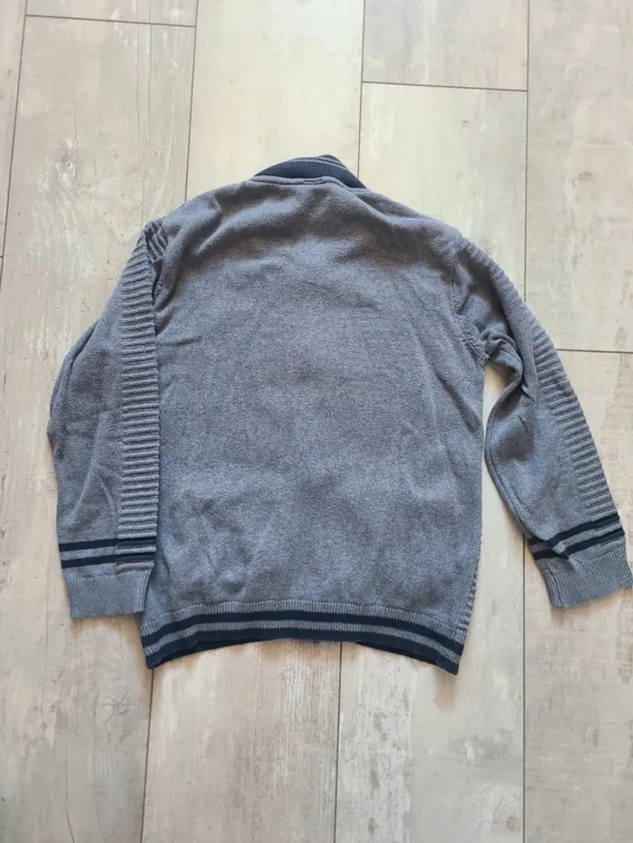 Gilet gris - photo numéro 3