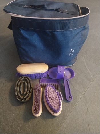Sac de pansage + lot de brosse équitation