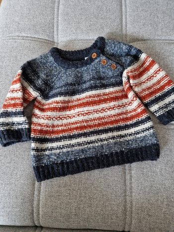 Pull taille 9 mois