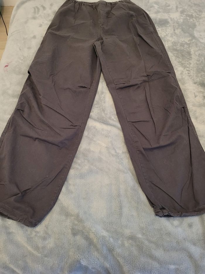 Pantalon gris large Stradivarius 34