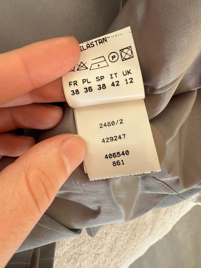 Veste de tailleur grise à rayures blanches classe élégante - photo numéro 9