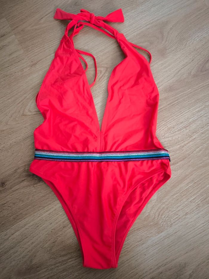 Maillot de bain goldenpoint taille 38 neuf