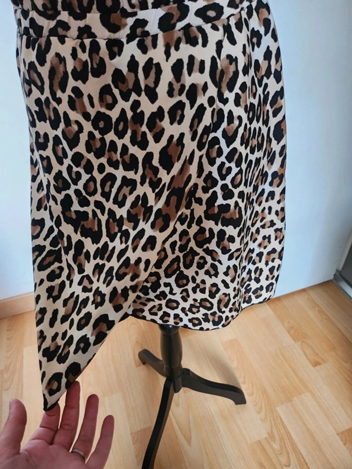 Ravissante robe Léopard de marque H&M et de taille 34 - photo numéro 2