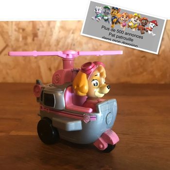 Jouet de Stella dans son hélicoptère de la Pat Patrouille