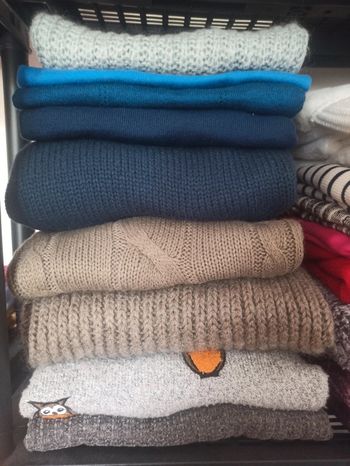 Lot de 9 pulls femme – Taille M – Marques variées – Très bon état